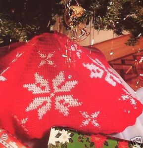 How to Crochet a Christmas Tree Skirt