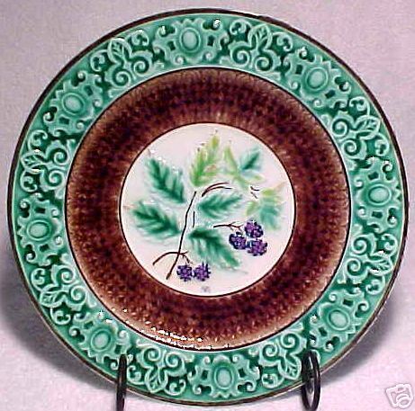 ANTIQUE SARREGUEMINES & VB MAJOLICA PLATE 19thC, gm199  