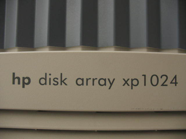  HP StorageWorks XP1024 Disk Array A7906A