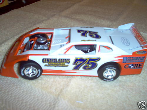 75 RAY GUSS JR. 2004 1/24TH DIRT TRACK LATE MODEL CAR  