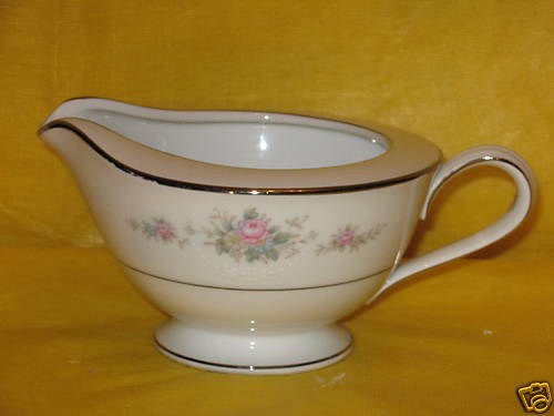 NORITAKE   ASTOR ROSE   6515   CREAMER  